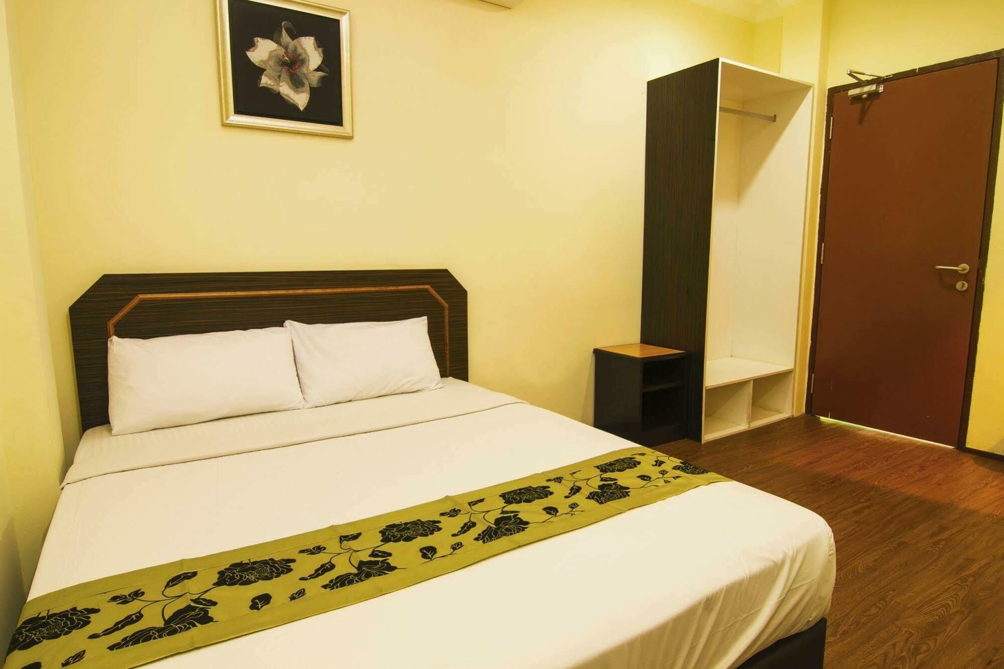 Oyo 327 Buddys Hotel Kuala Lumpur Exterior foto